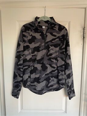 Old Navy Gray & Black Camouflage Quarter-Zip Fleece Pullover
